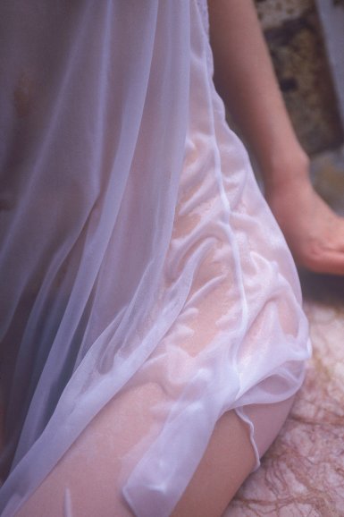 巧手剪窗花笑语迎新年—记横幼大四班“迎新年剪窗花”活动-爱游戏(中国)(图1) 爱游戏(中国)